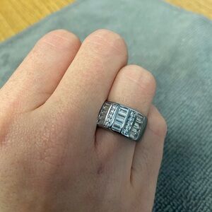 Elegant Silver Band Ring